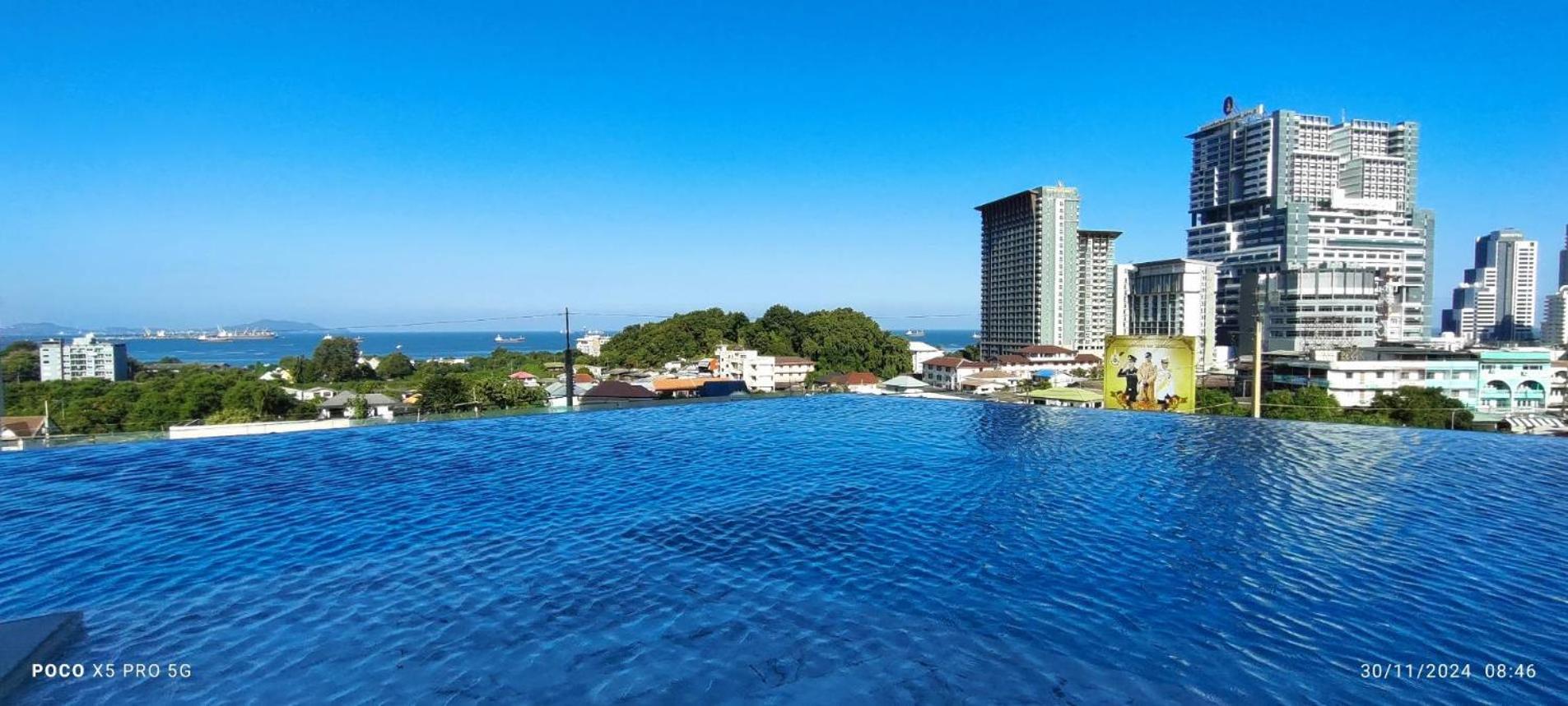 Arize Hotel Sri Racha Si Racha Esterno foto