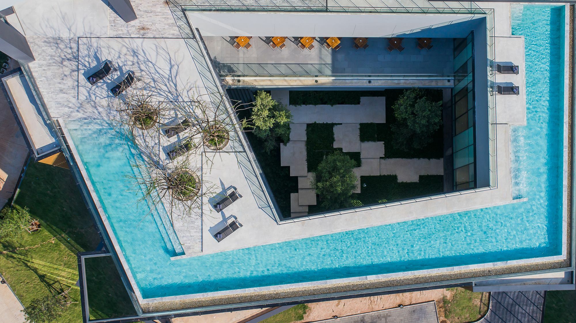 Arize Hotel Sri Racha Si Racha Esterno foto