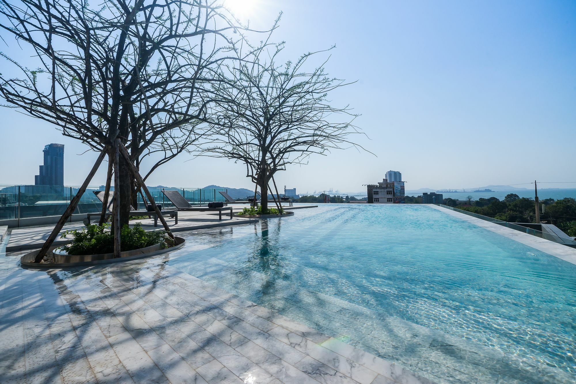 Arize Hotel Sri Racha Si Racha Esterno foto
